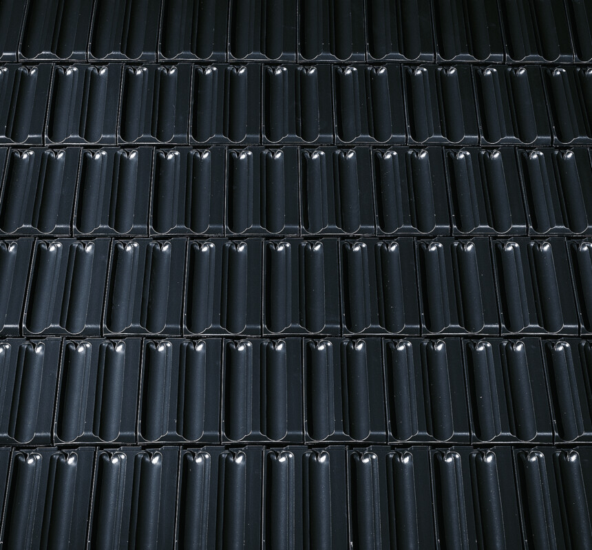 Črna   glazura – laying